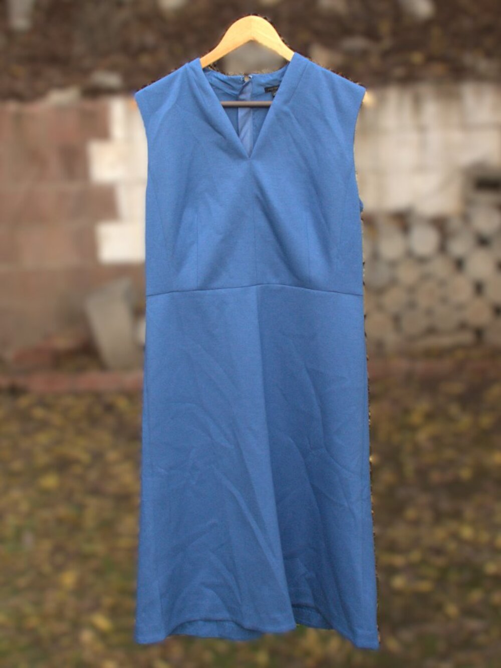 Ann Taylor Blue Sleeveless V-Neck Flare Dress in Double Knit 12